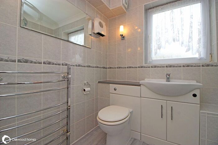 1 Bedroom Flat For Sale In Hunting Gate, Birchington, CT7