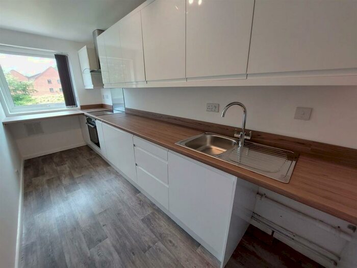 2 Bedroom Flat To Rent In Metchley Lane, Harborne, Birmingham, B17