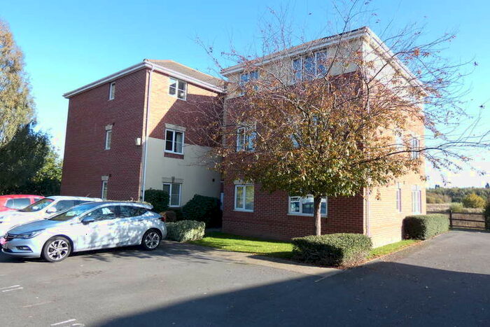 2 Bedroom Flat To Rent In Meadowbank, Fazeley, Tamworth, B78