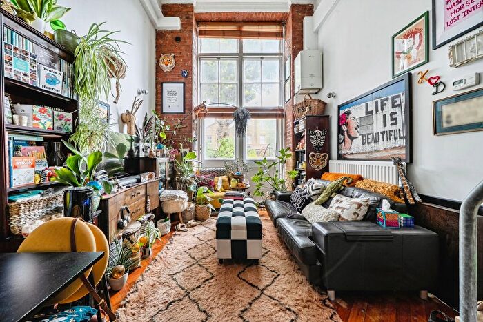 1 Bedroom Flat To Rent In Pages Walk, London, SE1