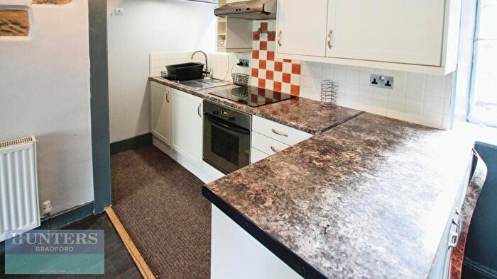 2 Bedroom Cottage To Rent In Cranford Place, Wilsden, Bradford, BD15