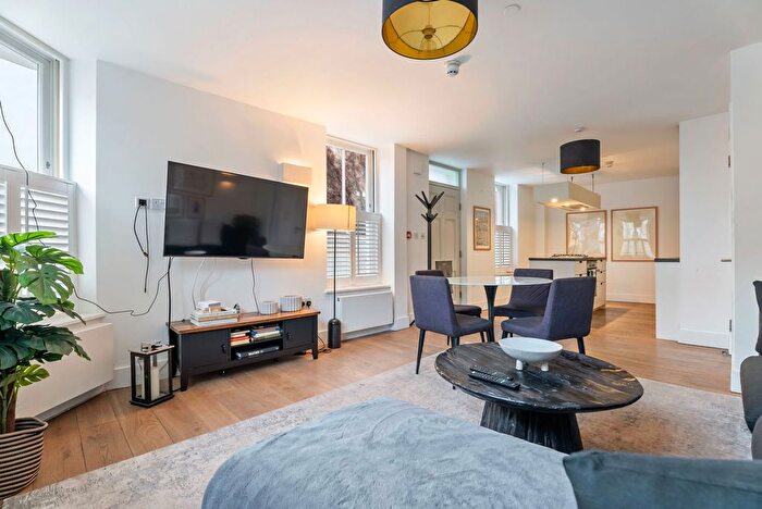 2 Bedroom Flat For Sale In Felgate Mews, London, W6