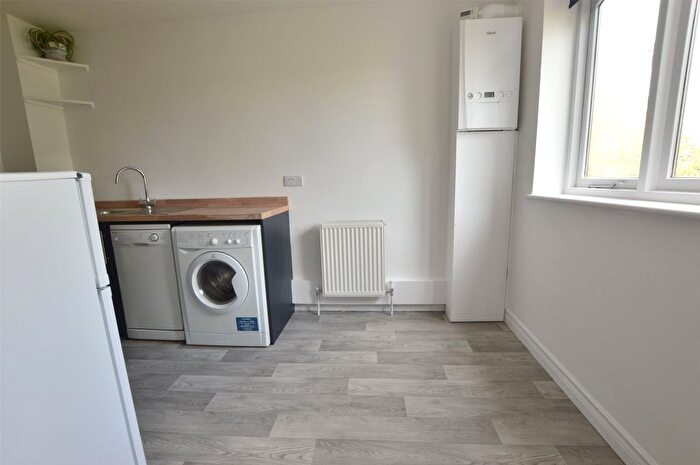 1 Bedroom Flat To Rent In - London Road, Redhill, RH1