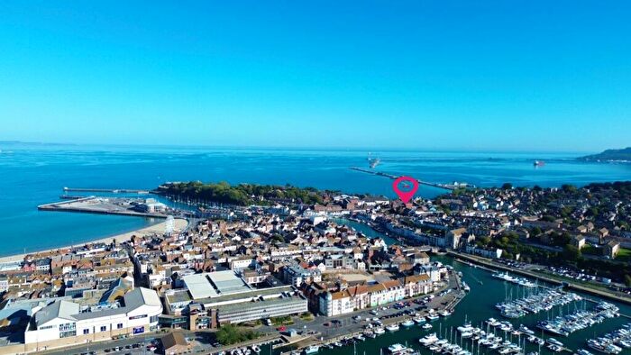 3 Bedroom Flat For Sale In Spring Road, Weymouth, DT4