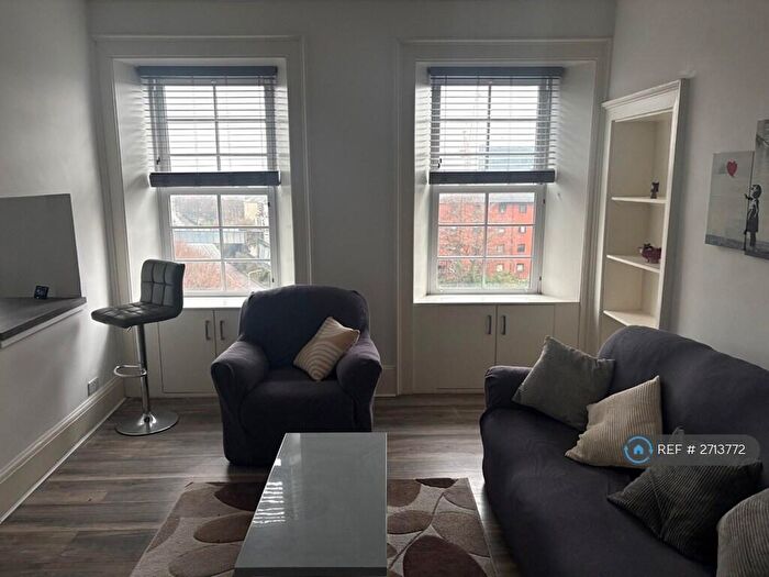 2 Bedroom Flat To Rent In Gardner's Crescent, Edinburgh, EH3