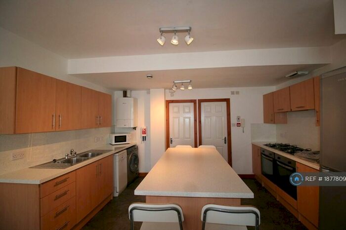 8 Bedroom Terraced House To Rent In Brailsford Road, Manchester, M14