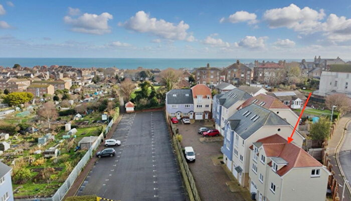 4 Bedroom Detached House For Sale In Beach Walk, Broadstairs, CT10