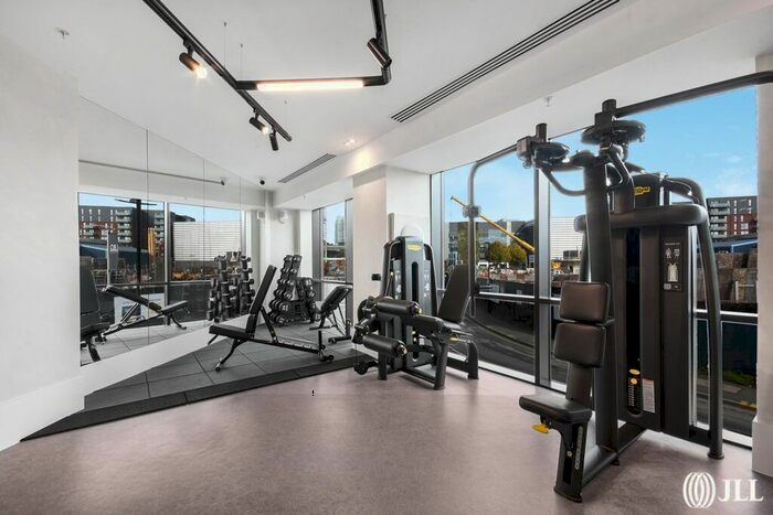 1 Bedroom Flat To Rent In Capital Interchange Way, Brentford, TW8