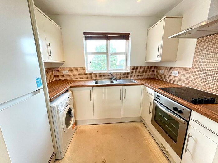 2 Bedroom Flat To Rent In Lockhurst Lane, Coventry, CV6