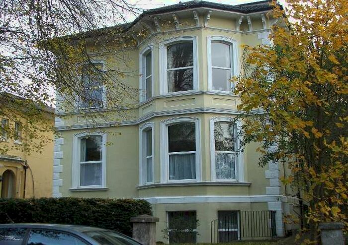 2 Bedroom Flat To Rent In St James Road, Tunbridge Wells, Kent, TN1