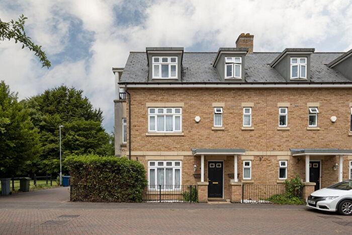4 Bedroom End Of Terrace House For Sale In Pearl Close, Cambridge, CB4