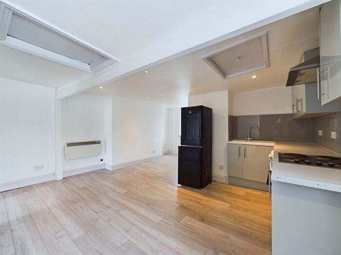 1 Bedroom Flat To Rent In Winchcombe Street, Cheltenham, GL52