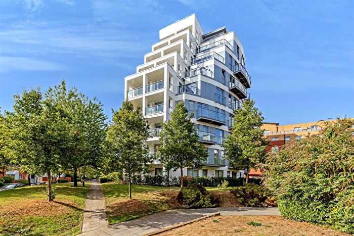 2 Bedroom Apartment For Sale In Charrington Place, St. Albans, AL1