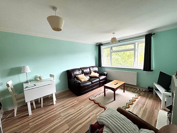 1 Bedroom Flat To Rent In Westwood Road, Salisbury, SP2