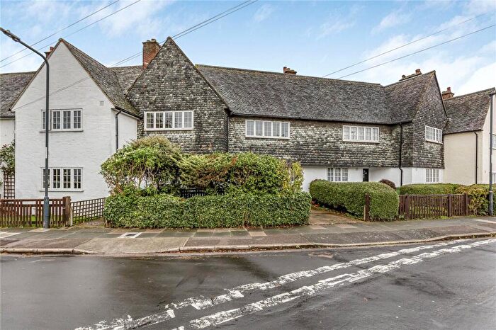 3 Bedroom House For Sale In Dickson Road, Eltham, SE9