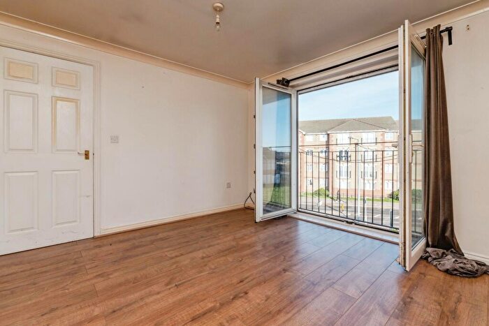 2 Bedroom Flat For Sale In Dock Road, Tilbury, RM18