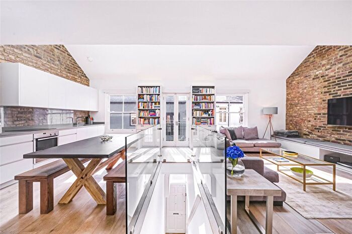 2 Bedroom Mews To Rent In Russell Gardens Mews, Holland Park, W14