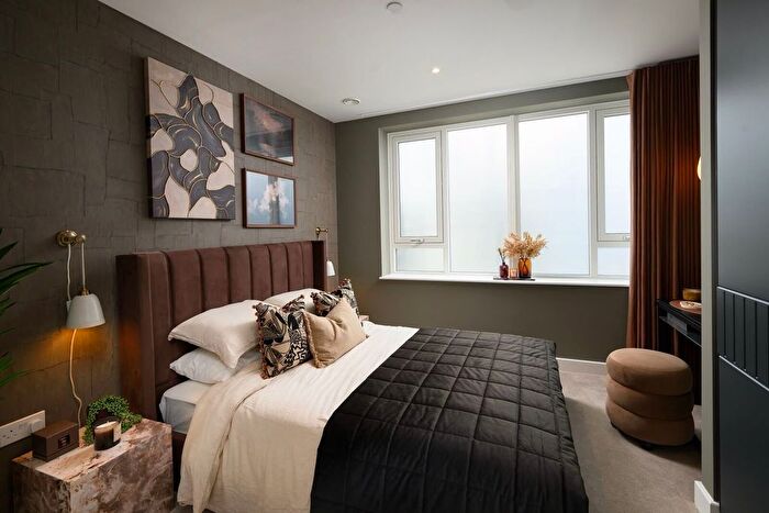 1 Bedroom Flat For Sale In Lombard Square, Plumstead, SE28