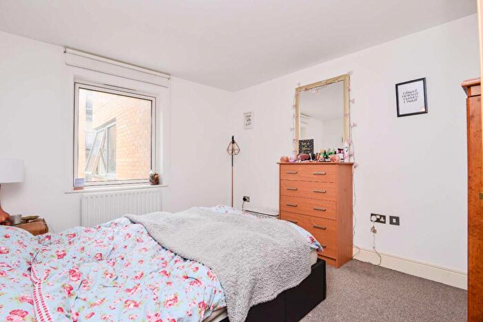 1 Bedroom Flat To Rent In Gainsborough House, Canary Wharf, London, E14