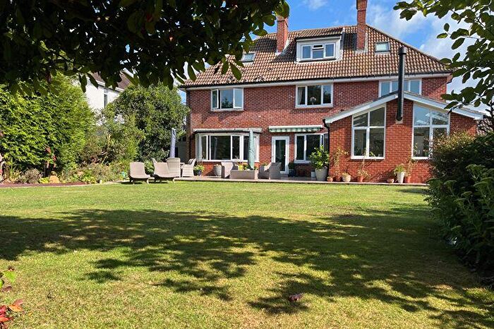 6 Bedroom Detached House For Sale In Beech Grove, Alverstoke, Gosport, PO12