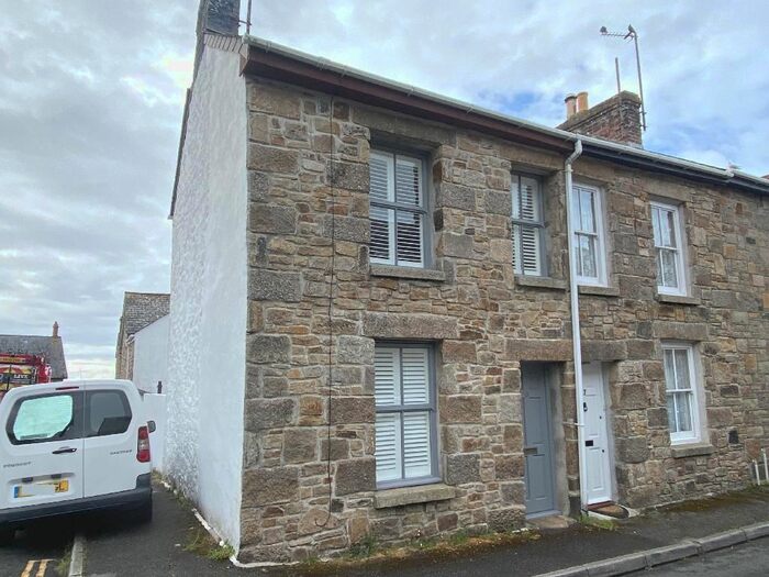 2 Bedroom End Of Terrace House To Rent In Gwavas Street, Penzance, TR18
