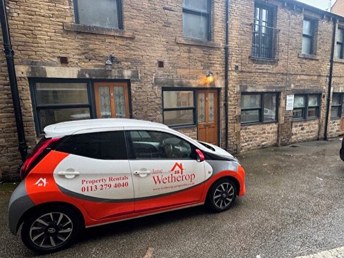 Studio To Rent In Apartment Westgare Courtyard, Huddersfield, HD1
