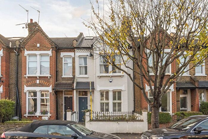 4 Bedroom Semi-Detached House To Rent In Dingwall Road, Earlsfield, London, SW18