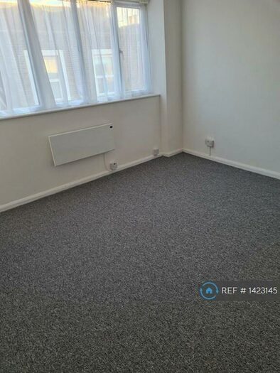 2 Bedroom Flat To Rent In Margate, Margate, CT9