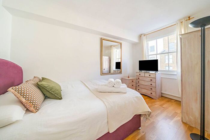 2 Bedroom Flat To Rent In Gloucester Street, Pimlico, London, SW1V