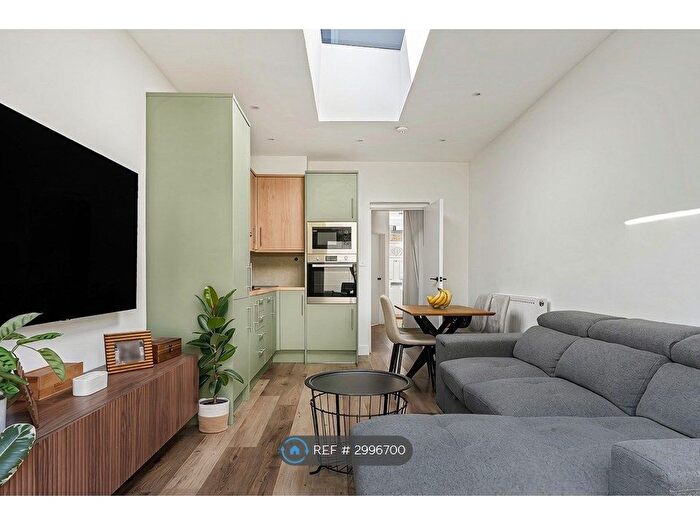 3 Bedroom Terraced House To Rent In Pitchford St, London, E15