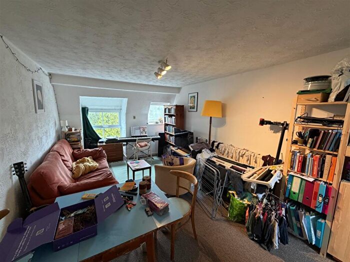 1 Bedroom Apartment To Rent In Beaconsfield, Fallowfield, M14
