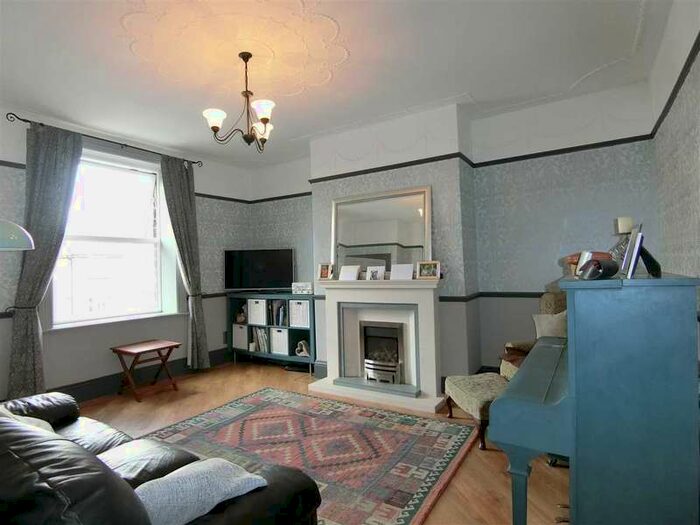 3 Bedroom Terraced House To Rent In Wetlands Road, Holmfirth, HD9