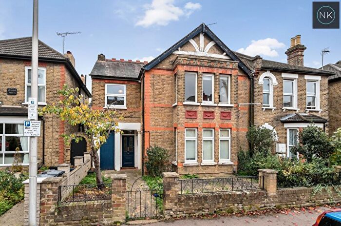 1 Bedroom Apartment To Rent In Cleveland Road, South Woodford, London, E18