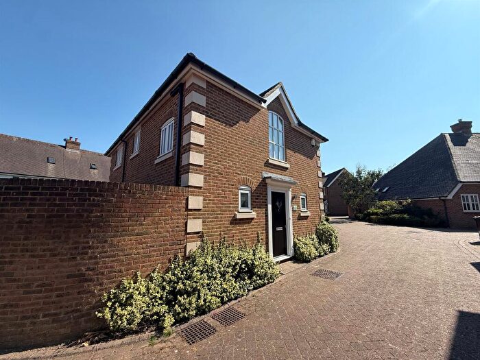 3 Bedroom Detached House For Sale In Hawkridge Grove, Kings Hill, West Malling, ME19