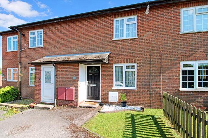 1 Bedroom Terraced House For Sale In Pond Approach, Holmer Green, HP15