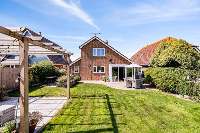4 Bedroom Detached House For Sale In Hardy Road, St Margarets-At-Cliffe, Dover, CT15