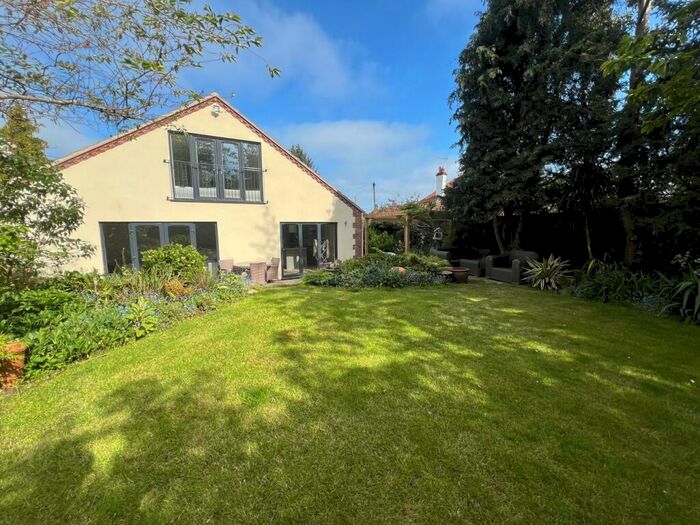 4 Bedroom Chalet To Rent In Broomhill, Downham Market, PE38