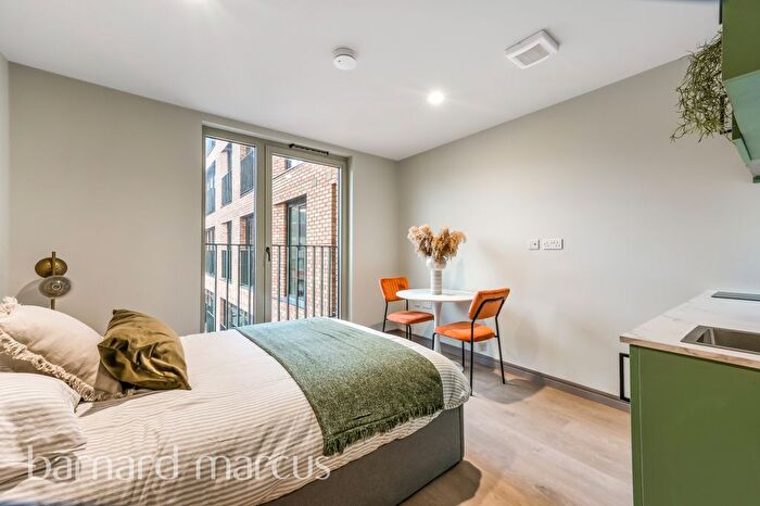 Studio To Rent In Victoria Road, Feltham, TW13