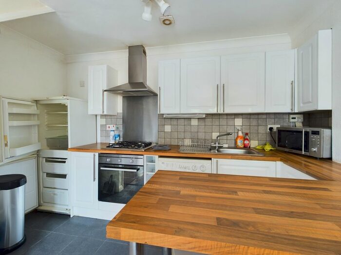 1 Bedroom Terraced House To Rent In New Street, Crawley, RH10