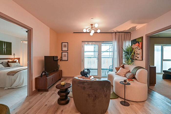 2 Bedroom Flat For Sale In Abbey Quay, Barking, IG11