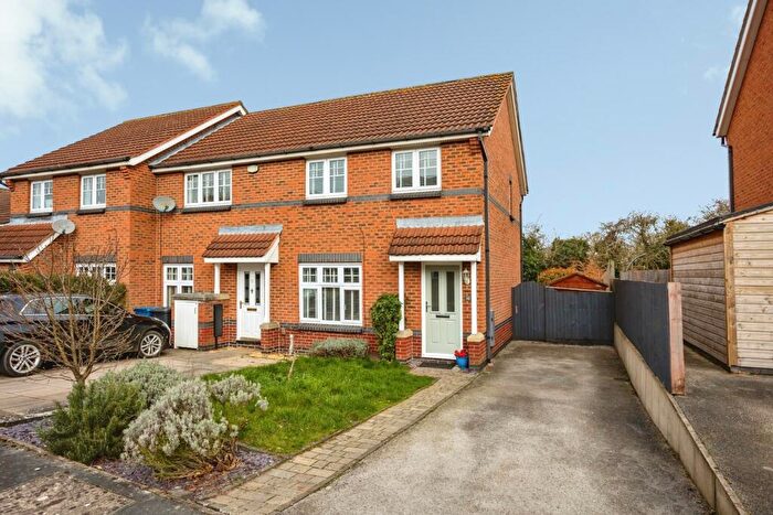 3 Bedroom End Of Terrace House For Sale In Honeysuckle Grove, Bingham, Nottingham, Nottinghamshire, NG13