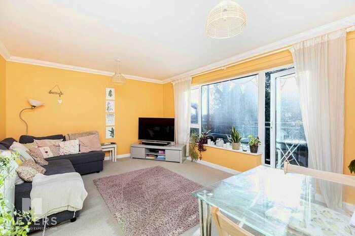 2 Bedroom Apartment To Rent In Ancrum Lodge, - Western Road, Poole, BH13