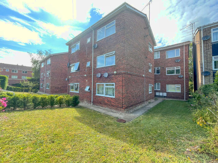 2 Bedroom Flat To Rent In Belmont Court, High Street, Newmarket, Suffolk, CB8