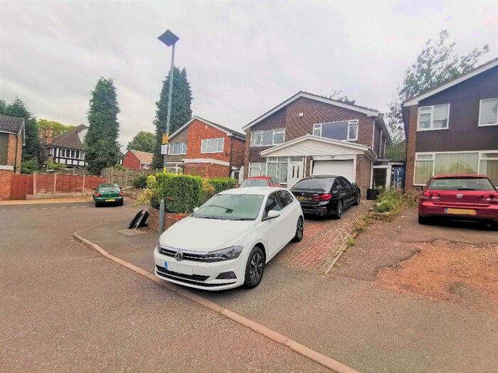 4 Bedroom Detached House To Rent In Burke Avenue, Moseley, B13