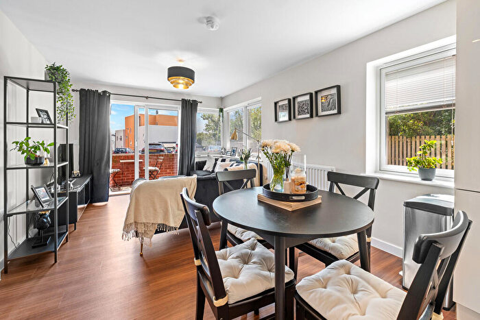 2 Bedroom Apartment For Sale In The Horizon, Trem Elai, Penarth, CF64