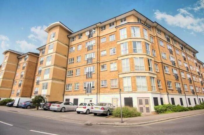 1 Bedroom Flat To Rent In Rookery Way, NW9