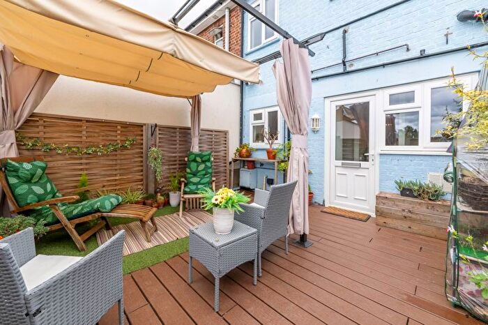 3 Bedroom Maisonette For Sale In High Street, Uckfield, TN22