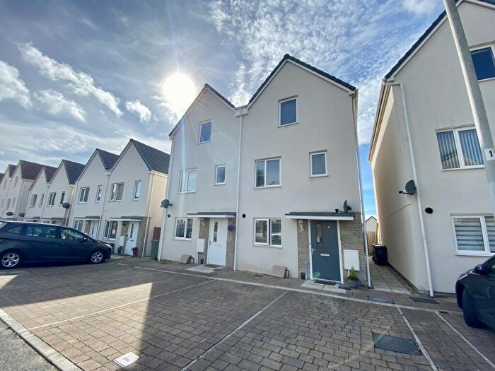 4 Bedroom House To Rent In Temple Walk, Plymouth, PL2