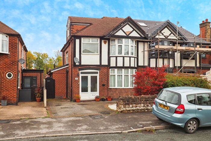 4 Bedroom Semi Detached House For Sale In Russell Avenue, Wollaton, Nottingham, NG8