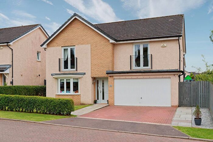 5 Bedroom Detached House For Sale In McCann Court, Kilsyth, G65